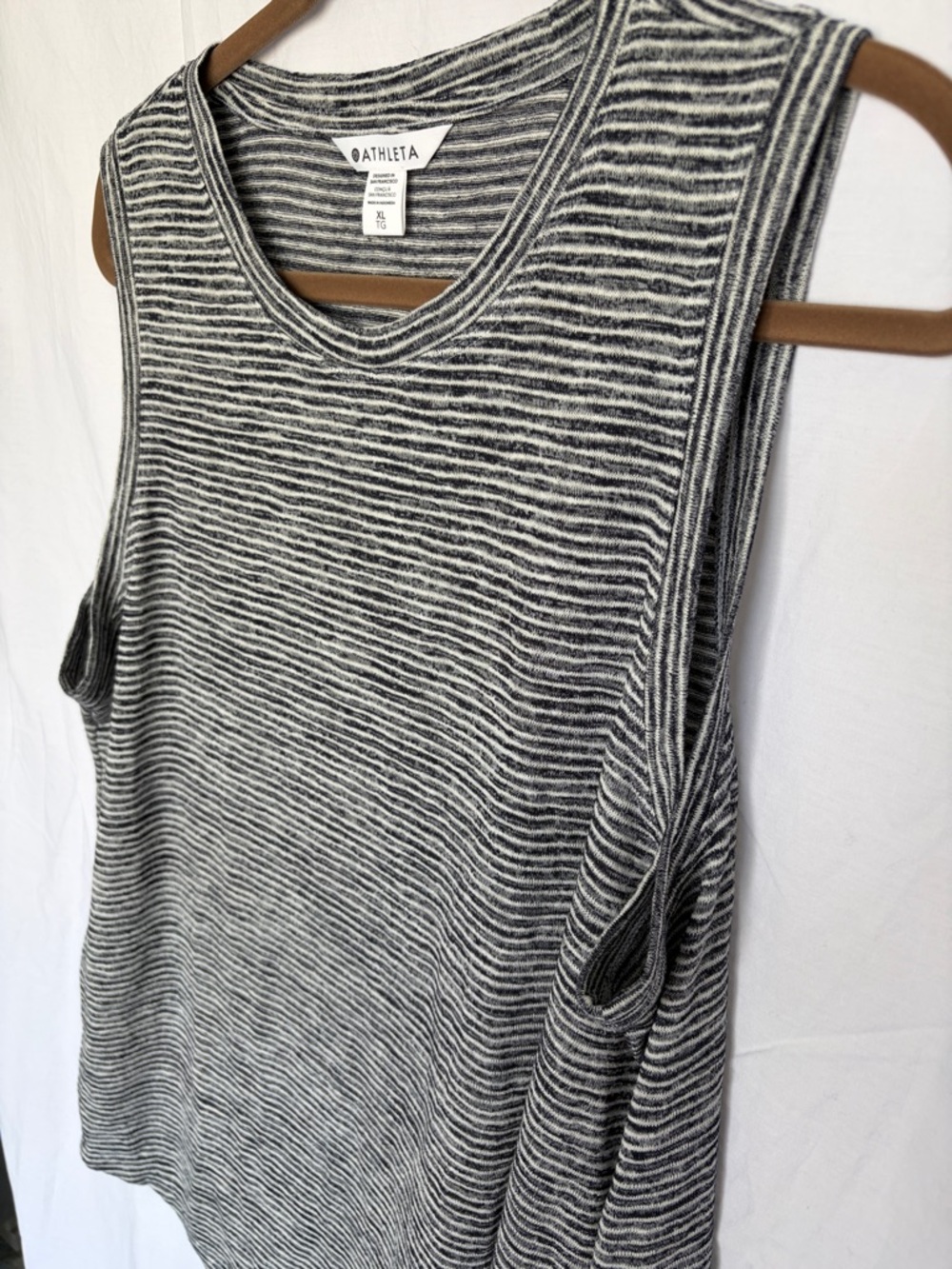 Athleta Breezy Navy & White Striped Sleeveless Tank - XL - Picture 2 of 12